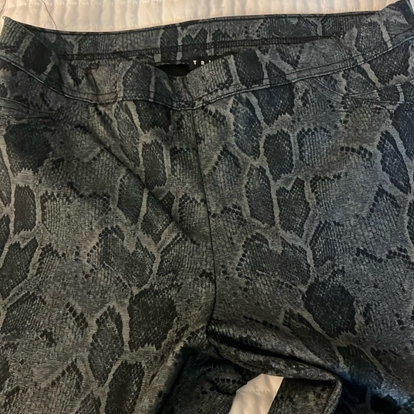 Tribal snakeskin skinny pull on pants - Picture 2 of 4